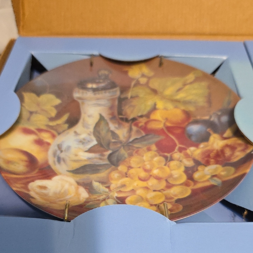 Classic Treasures Porcelain Collector Plates - Multicolor - Picture 8 of 9